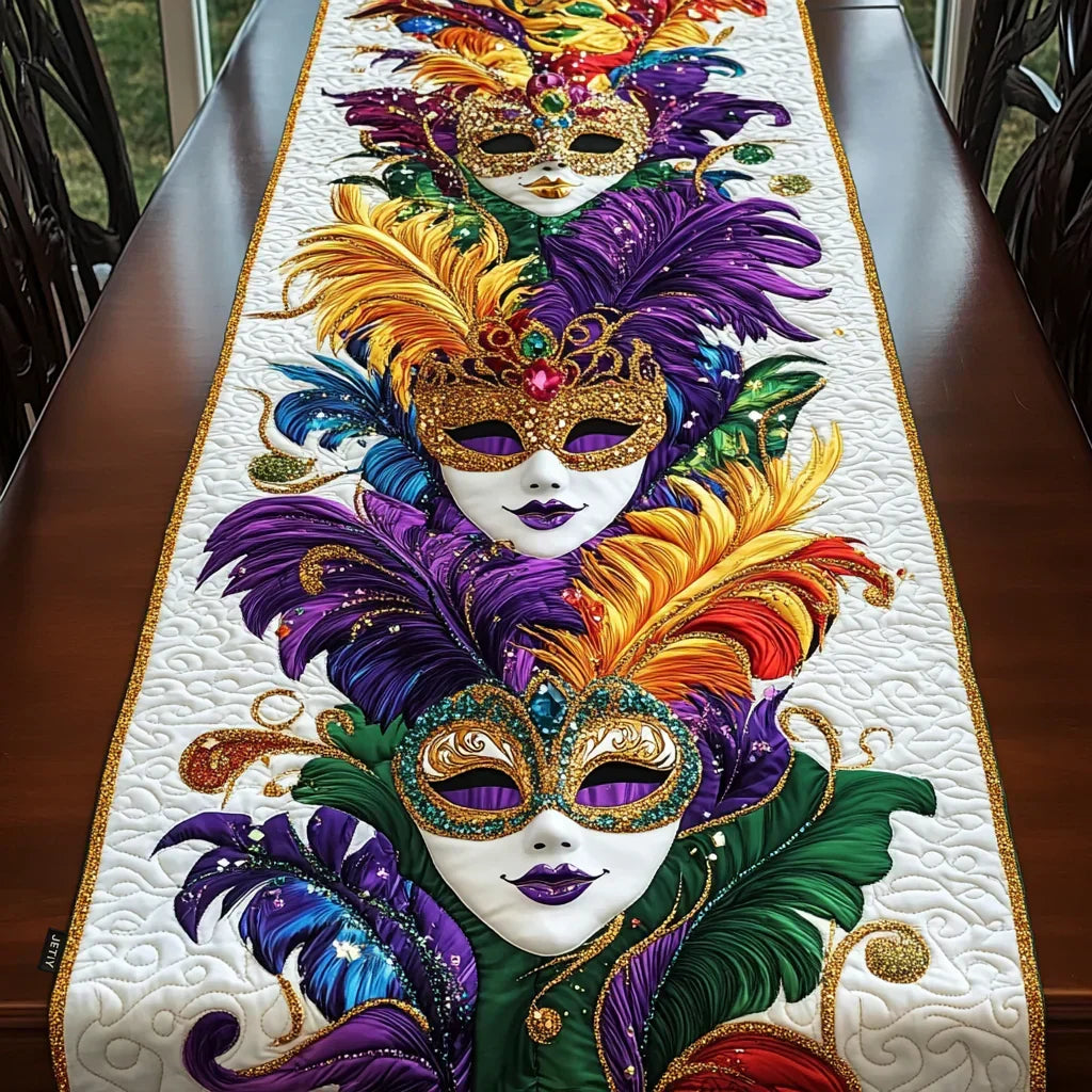 カーニバルマスクデザインのキルティングテーブルランナー